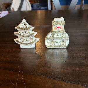 Gold and White Holiday Decor Set